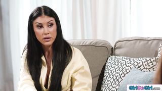 Threesome pussy licking is always the solution to get closer