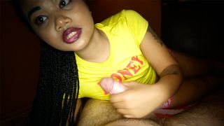 Bubble butt Thai cutie gives customer a very happy end massage