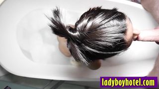 Shemale hot bath before giving a perfect blowjob to big dick white tourist