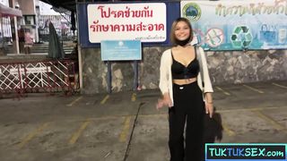 One of the hottest Asian teens I have ever seen she is so cute