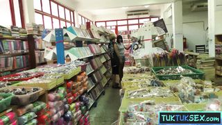 Amateur Thai MILF picked up for a ride on an Asian cock recorded