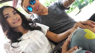 Thai street hooker picked up in a Tuk Tuk for sex on camera