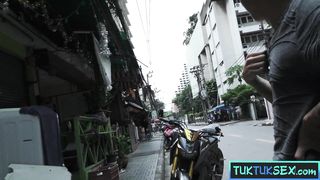 Thai street hooker picked up in a Tuk Tuk for sex on camera